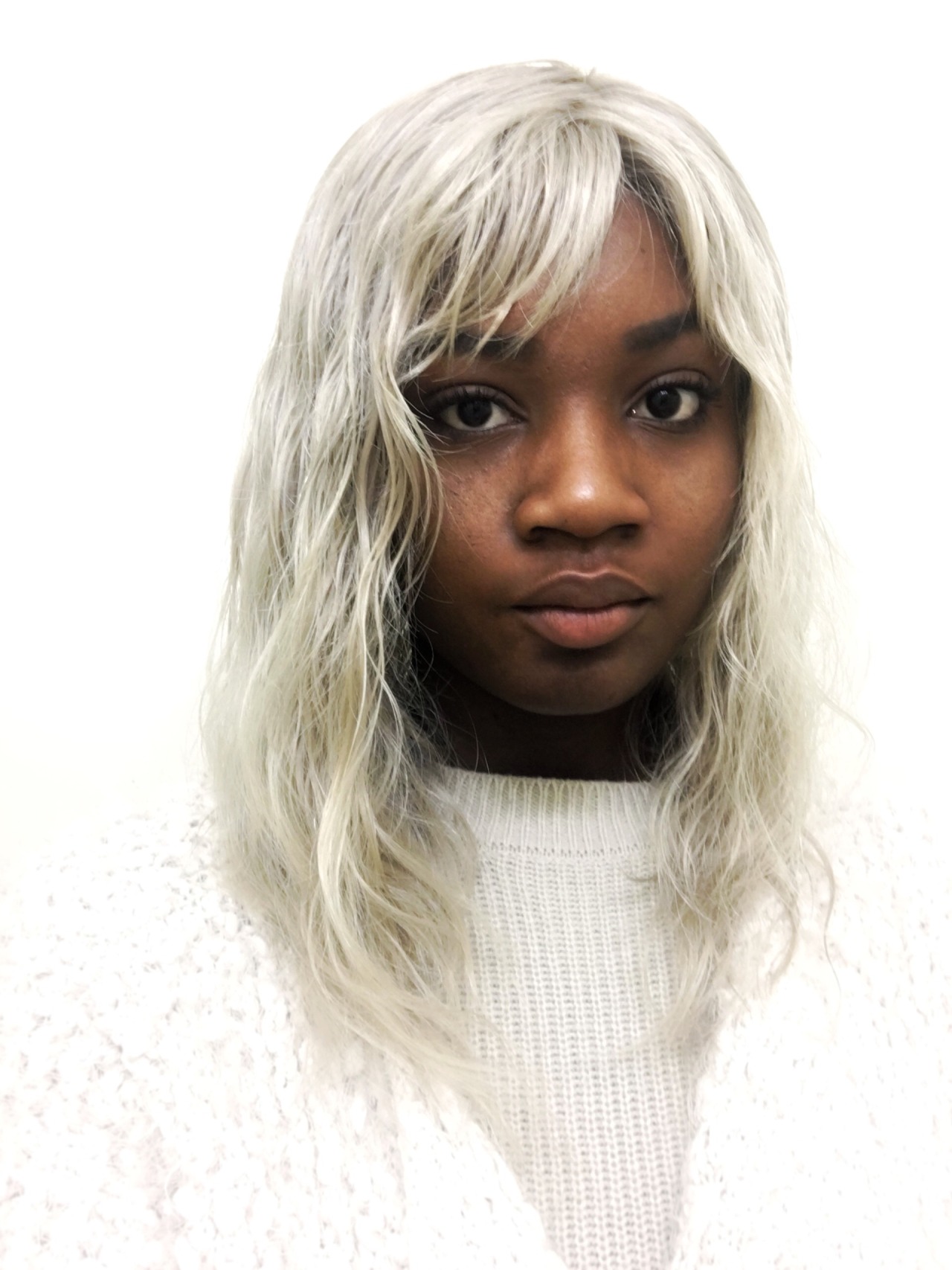 alaynyala:  all white #blackout