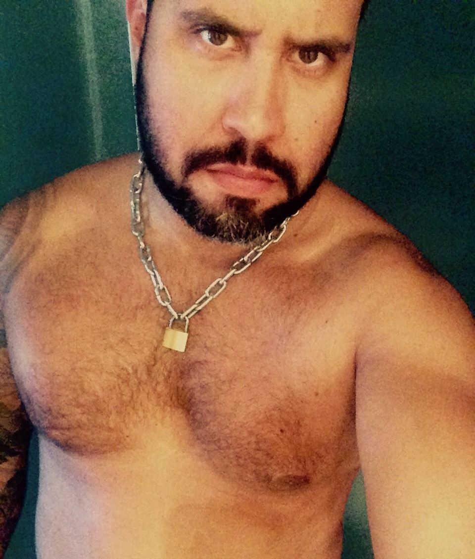 jockocub:  I got tagged on the 6 selfie challenge by mc-mt and russtifer. I tag no