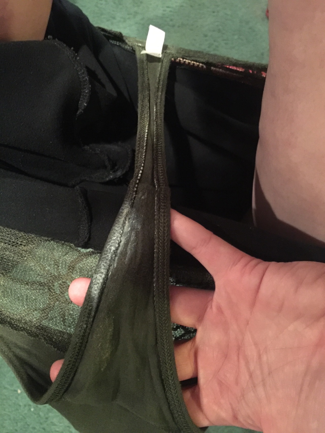 jigglybeanphalange:  My pussy was so wet and creamy yesterday that my panties couldn’t