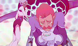 atesan:  Wait! What! Her severed head is trying to speak to me! What is it, Allura’s head?⇾  dedicated to @awkwardbruh 