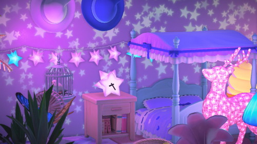 star–pochette:My gorgeous illuminated bedroom.