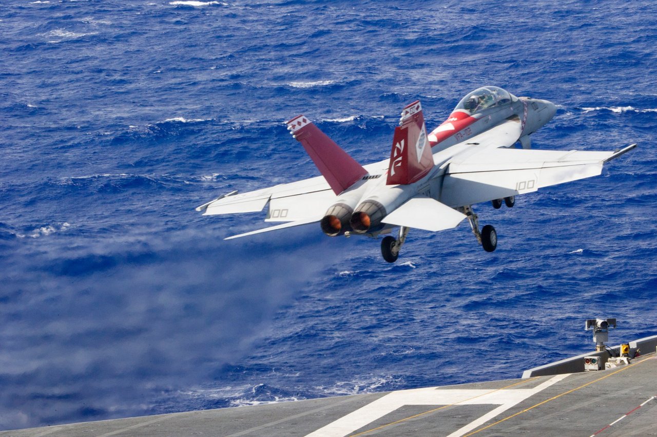 robotpignet:  F/A-18F