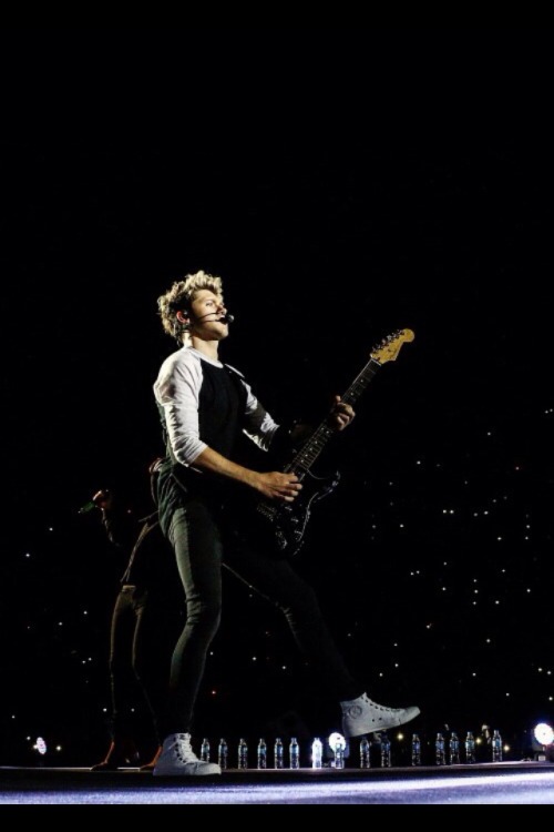 niallsthecraicdaddy:   I feel like we’re seeing a bit more dark Niall these days 