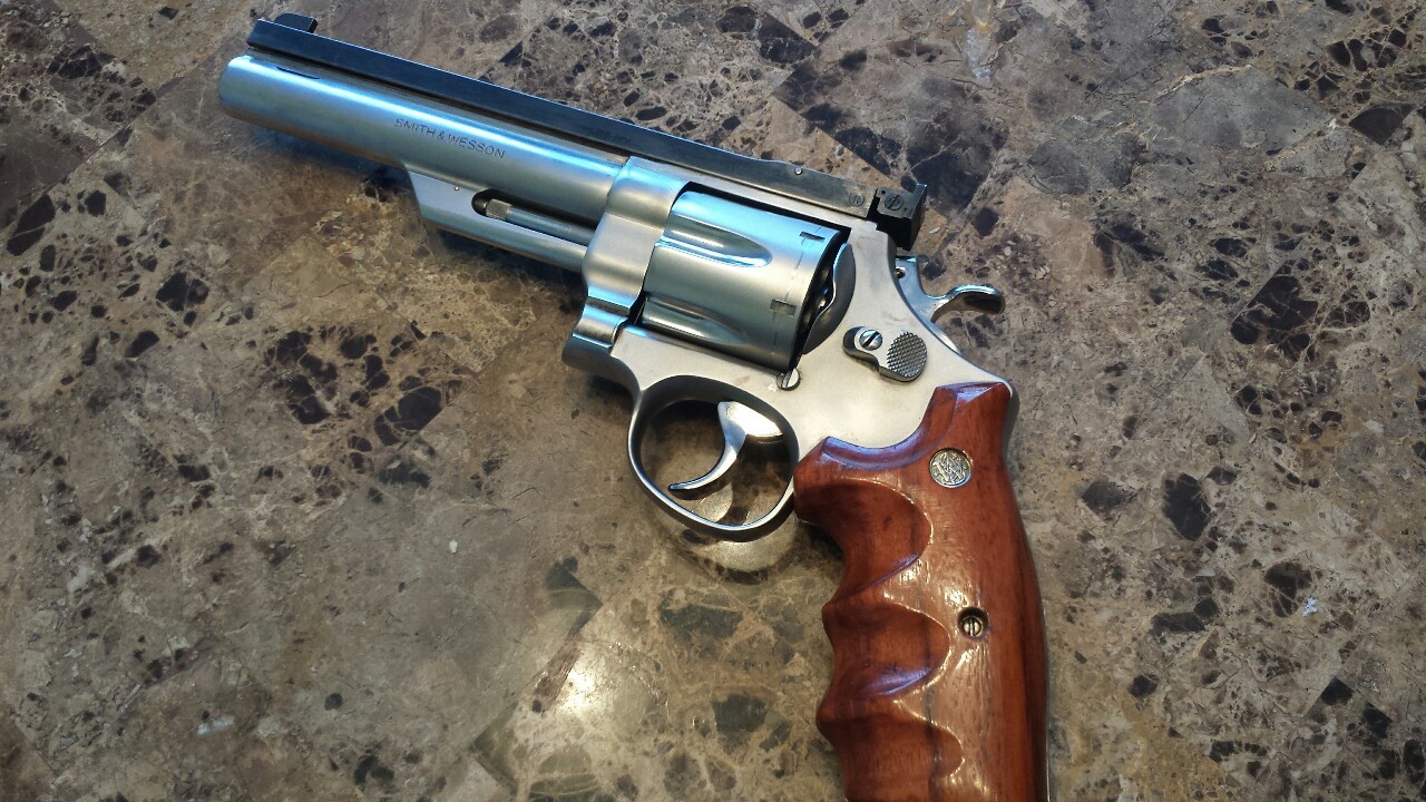 dead-man-on-ambush:  Smith &amp; Wesson 629 Magnaport custom