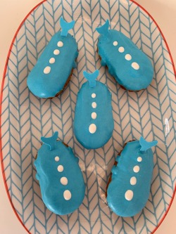 Porn Pics aquatthewailord:Wailord éclairs!