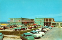 imperialgoogie:  the50s:  Ocean Park Motel - Ocean City, MD, 1950s  It’s a sea of teal! 