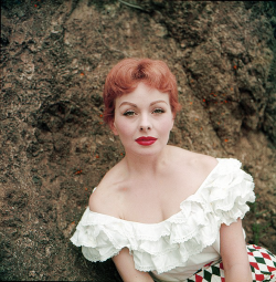 vintagegal: Jeanne Crain photographed by Milton Greene, 1954 