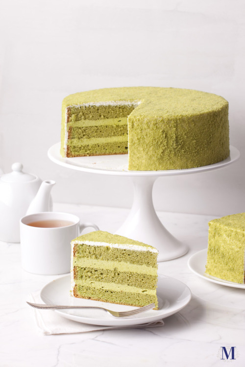 fuckyeahmatcha:Green Tea Mousse Cake 