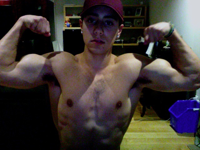 sabotagedselfie:  I don’t usually post double biceps but I thought this one was