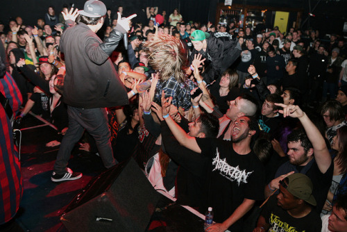 kevinbrosius:  IMG_6786 on Flickr. Volumes 3/26/14 @ Oakland Metro Photo by Kevin Brosius 
