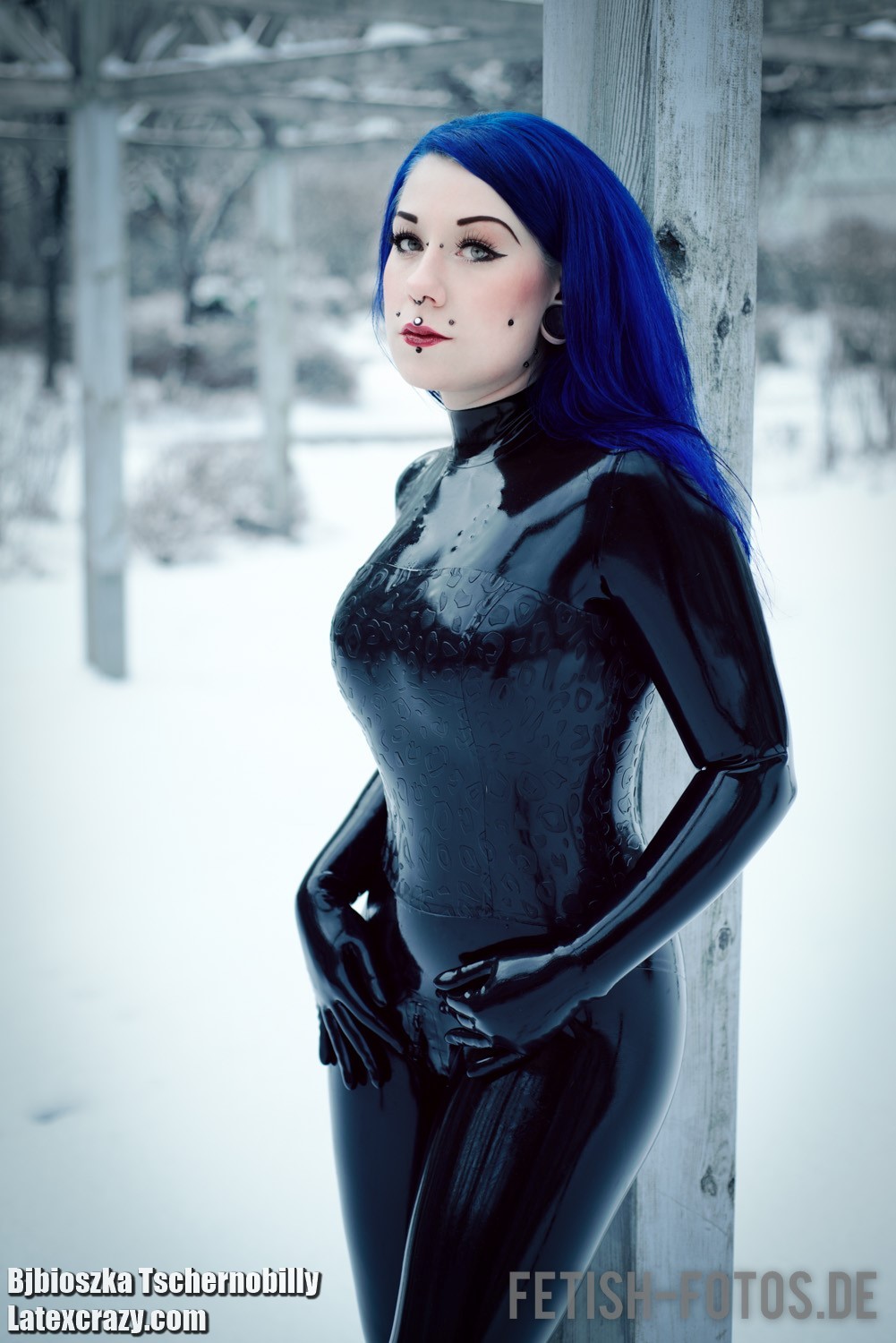 latexcrazy:Miss Bjbioszka Tschernobilly wear the latex catsuit Leopard Lilly - thx