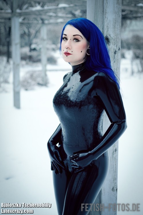 XXX latexcrazy:Miss Bjbioszka Tschernobilly wear photo