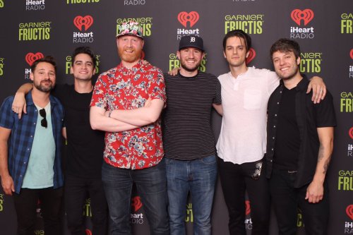 LoganLynn: #iHeartFestival red carpet times with @PanicAtTheDisco. I love these dudes so much! #iHea