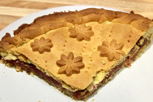 the-fairy-cream: Apple and strawberry pie.