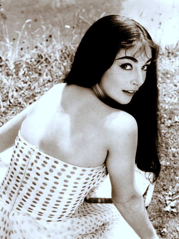 annapierangeli:  Actress Pier Angeli in the 1960s