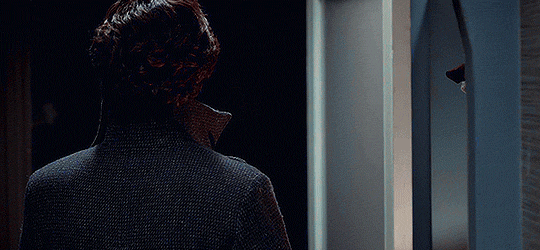 soldierstoday: Sherlock in TEH: turned away from the camera