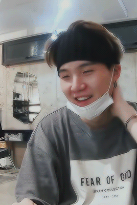 jung-koook: his long hair his gummy smile