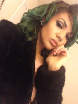 babeobaggins:  okay these are my 6 selfies for the year ! 