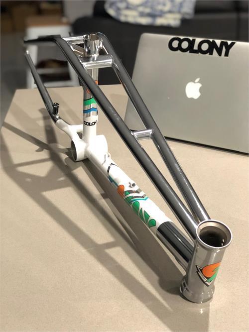 Expected to arrive in October in “VERY LIMITED” quantity from Flatland Fuel: 2019 Colony Oz-One Ozone-inspired twin top tube frames in 19.5", 20.5", and 21" top tube sizes. Modern geometry with full 4130 chromoly construction (unlike the 1988 Ozone...