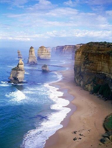 omgshowmetheworld:   Great Ocean Road   