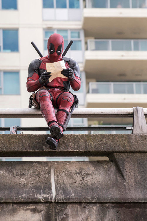 withgreatpowercomesgreatcomics:  New hi-res Deadpool stills