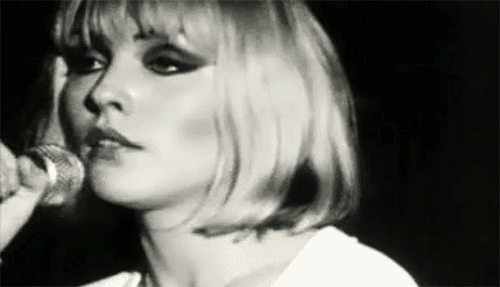 roseydoux:  Debbie getting ready to sing 