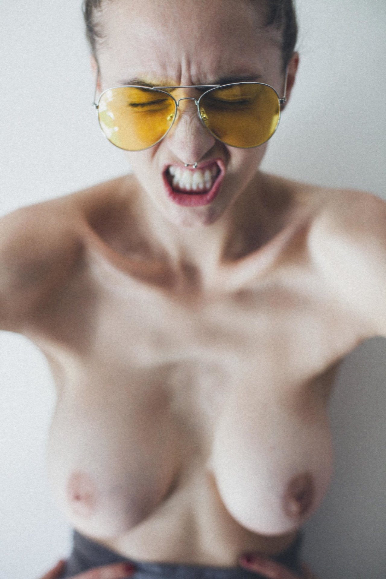 netzflackern: Photographer: Errico Fabio RussoModel: Sasha PadalkoMUA/Styling: