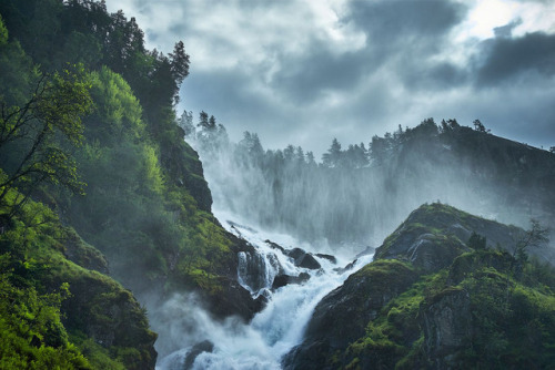 te5seract: Stormy Waters &amp; Untitled by Alex Wesche