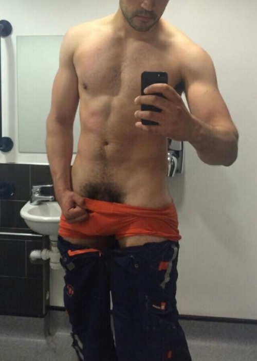 gayguyessex:  This hung & horny fucker lives somewhere near me…..if only there was a glory hole big enough to fit his big thick tool through for me to gag on! 