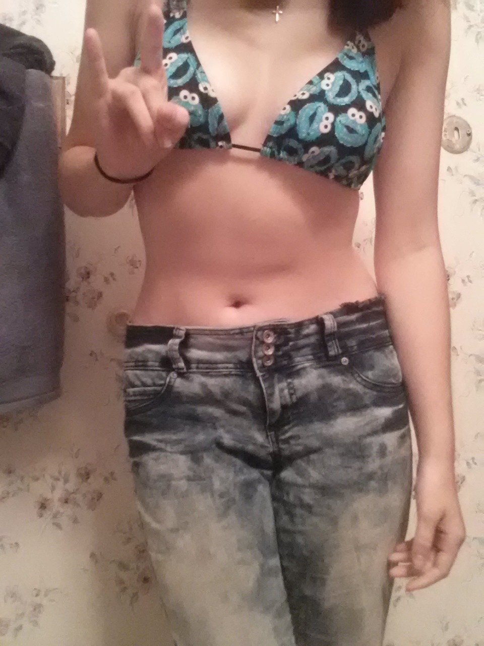 sexii-times:  Feeling bad in so many ways today.
