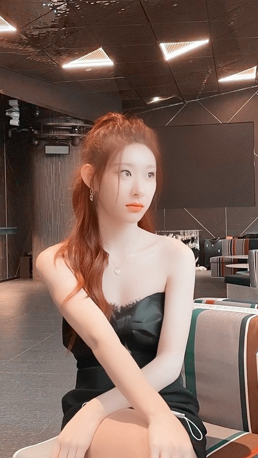 Chaeryoung Lockscreens (itzy)