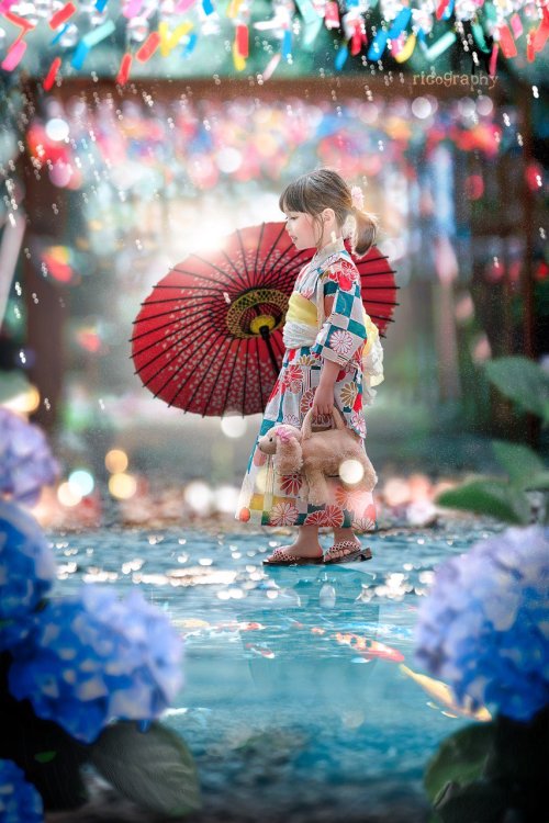 Furin (winfchimes) and goldfishes, super cute kids summery photoshoot by Rico Nanao