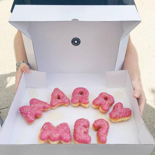 Get your proposal ideas ready before #valentinesday | doughnuts and image by @vickysdonuts . . . #pr