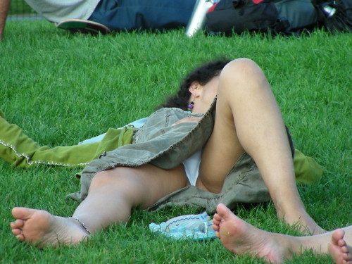 The weather has really turned warmer & pleasant.  The young ladies are out in the parks of Austi