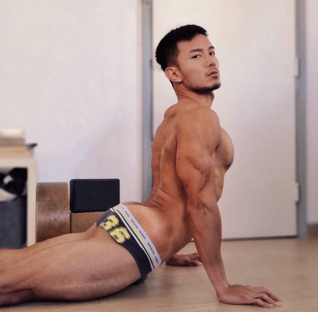 edeland:asian-men-x:Artistically erotic homme