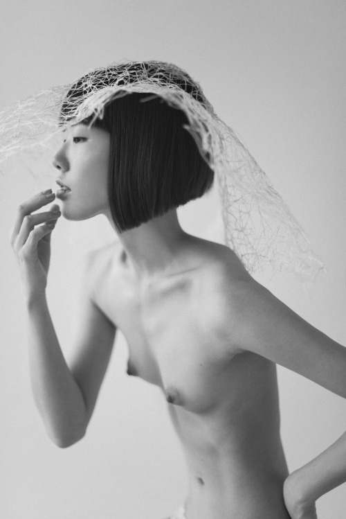 tits-n-brunettes:  lovedtinytits:  er59:  er59 Marina Lee by Evgenia Karica for Sicky Magazine  Skinny sexy.     wow so beautiful    call me !  wink wink