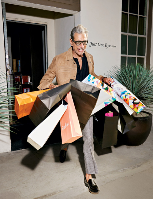 damnsimplicity: borispavlikovskys: waititi: Jeff Goldblum ©Peter Yang // GQ #this looks like a 