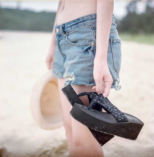 cc-pics:  untitled by J.Hong Lau on Flickr. ©J.Hong Lau 2013 Some rights reserved License: CC BY-NC-SA 2.0 