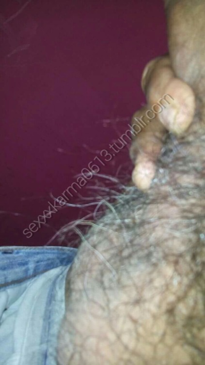 unclesonly:  sexxxkarma0613:Maduro regio cachondo Very nice 