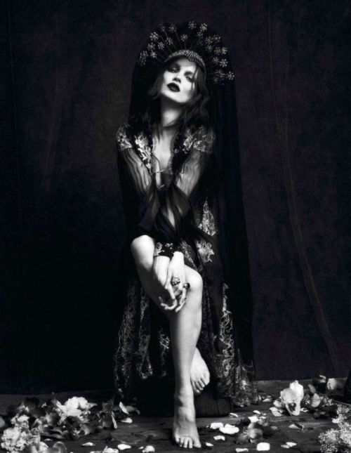 victorian-goth:  Victorian goth http://victorian-goth.tumblr.com/