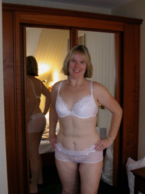 Sexy wife Helen from Evesham Worcs UK