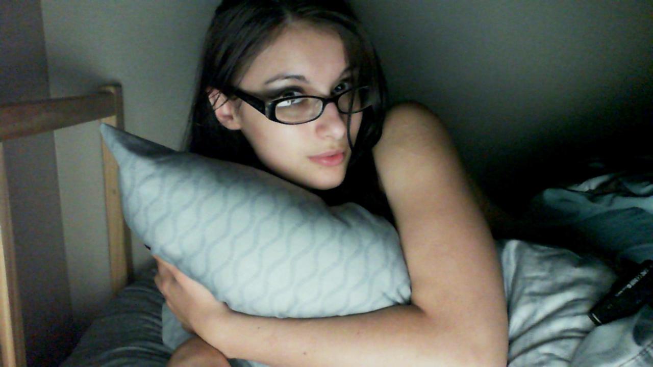 nekkid-stuff:  just kidding couldnt sleep come cuddle pls  Love u&hellip;.