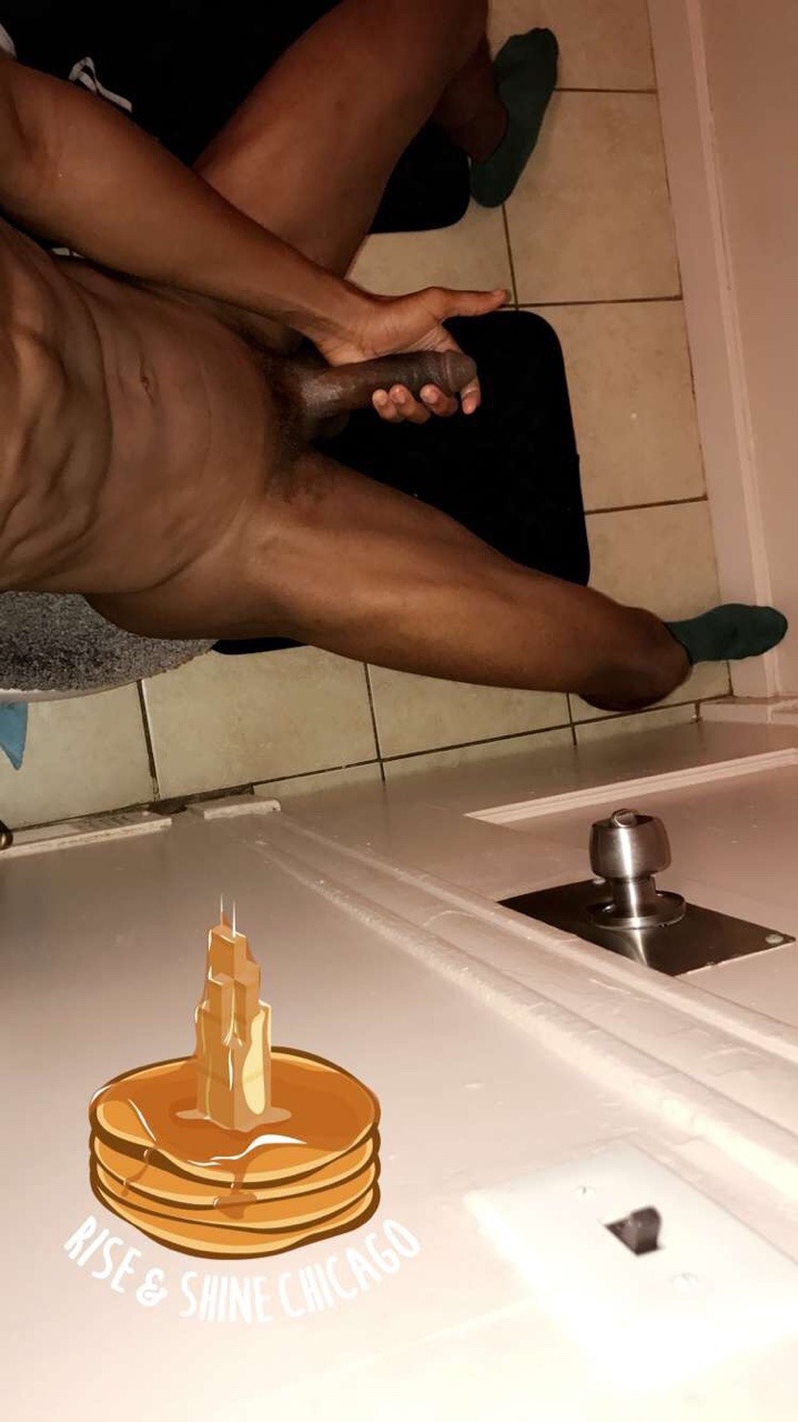 malikzaire:  It’s 5 o'clock in the morning &amp; I can’t sleep.   Onlyfans.com/daddybackwood