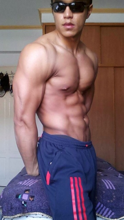 smoothgaylover:  For the Glory of Smooth Gay Men:Check out Smooth Gay Lover. 