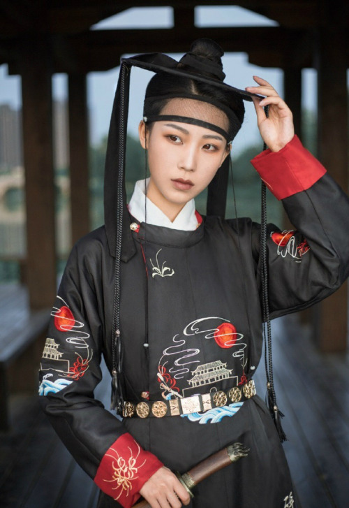 Traditional Chinese hanfu by 诗词歌服