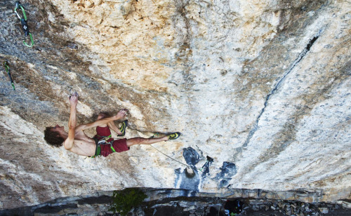 flasktheory:Adam Ondra on L'ètrange Ivresse des Lenteurs (9a+) in Ceüse, France, taken in Bernardo G