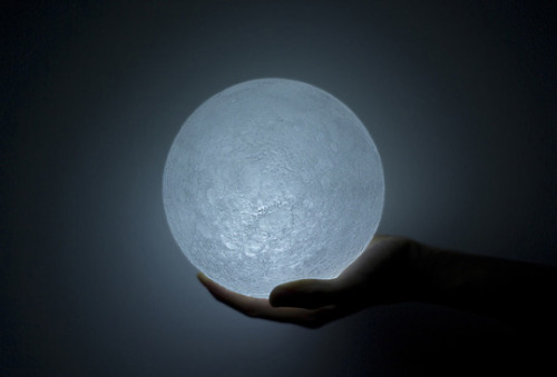 wickedclothes:Glowing Moon This moon glows accurate to the data it receives from the Japanese lunar 