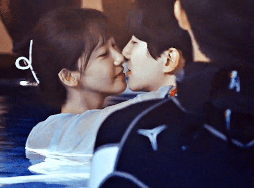 𝐛𝐞𝐲𝐨𝐧𝐝𝐚𝐧𝐠𝐞𝐥𝐬 — Gu won & Sa rang○ Ep 10 Pool Kiss Behind.  Source:...