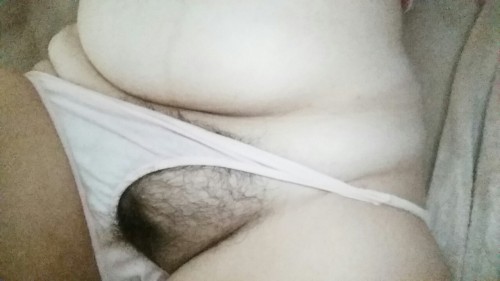 creamy-dreamy-thickness-angel:  creamy ♡ sleeping with a Mommy means crawling all over her and the b