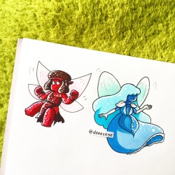 deeeskye:  Tiny Ruby and Sapphire fairies 💙❤️ 